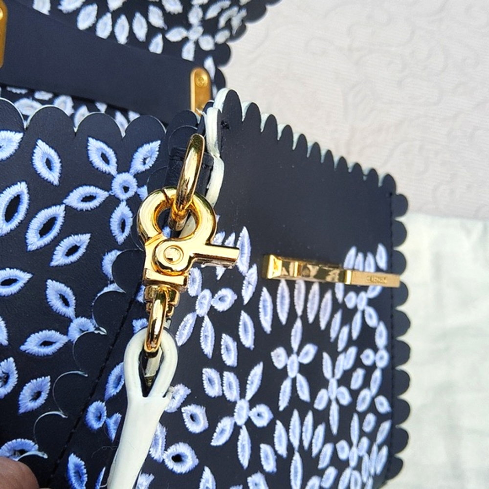 SOLD-Zac Zac Posen Iconic Eartha Mini Top Handle Crossbody Bag - Picture 14 of 14